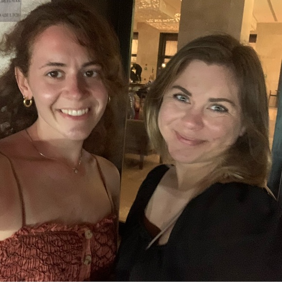 Meet your Posher, Sarah - Picture 2 of 3